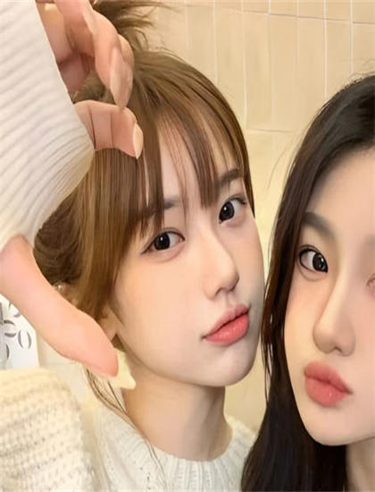 在线精品自偷自拍_97xoxo.com_野花电影免费观看